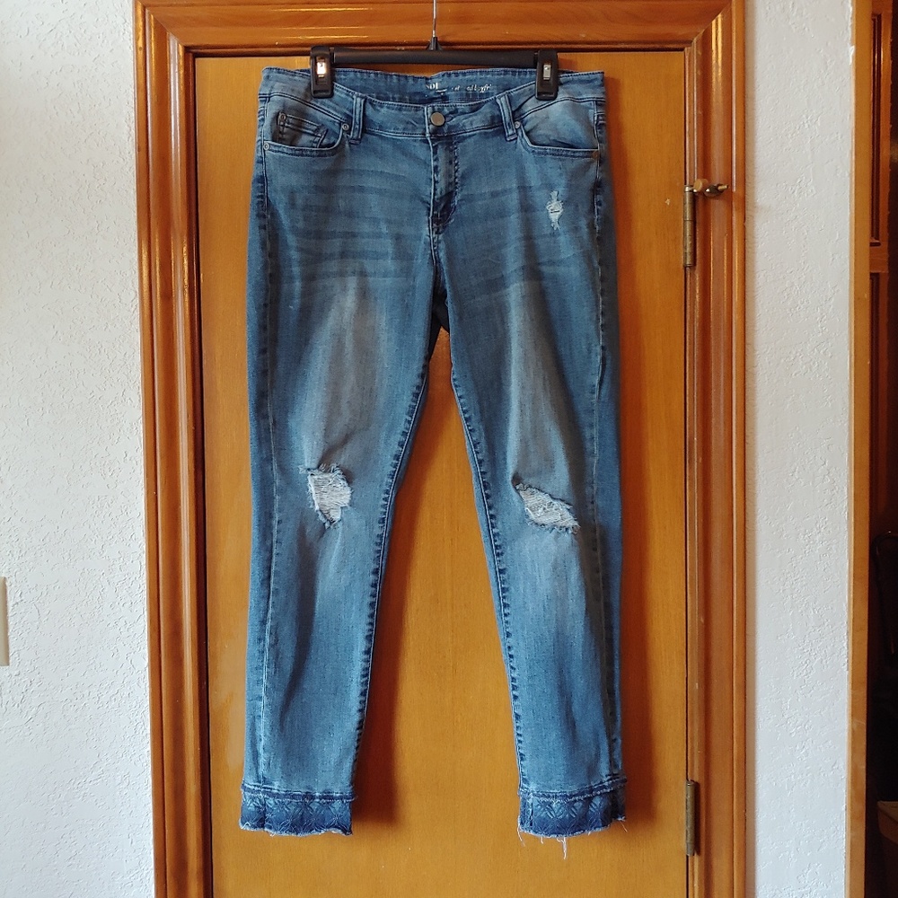 NY&CO distressed jeans - Picture 1 of 7